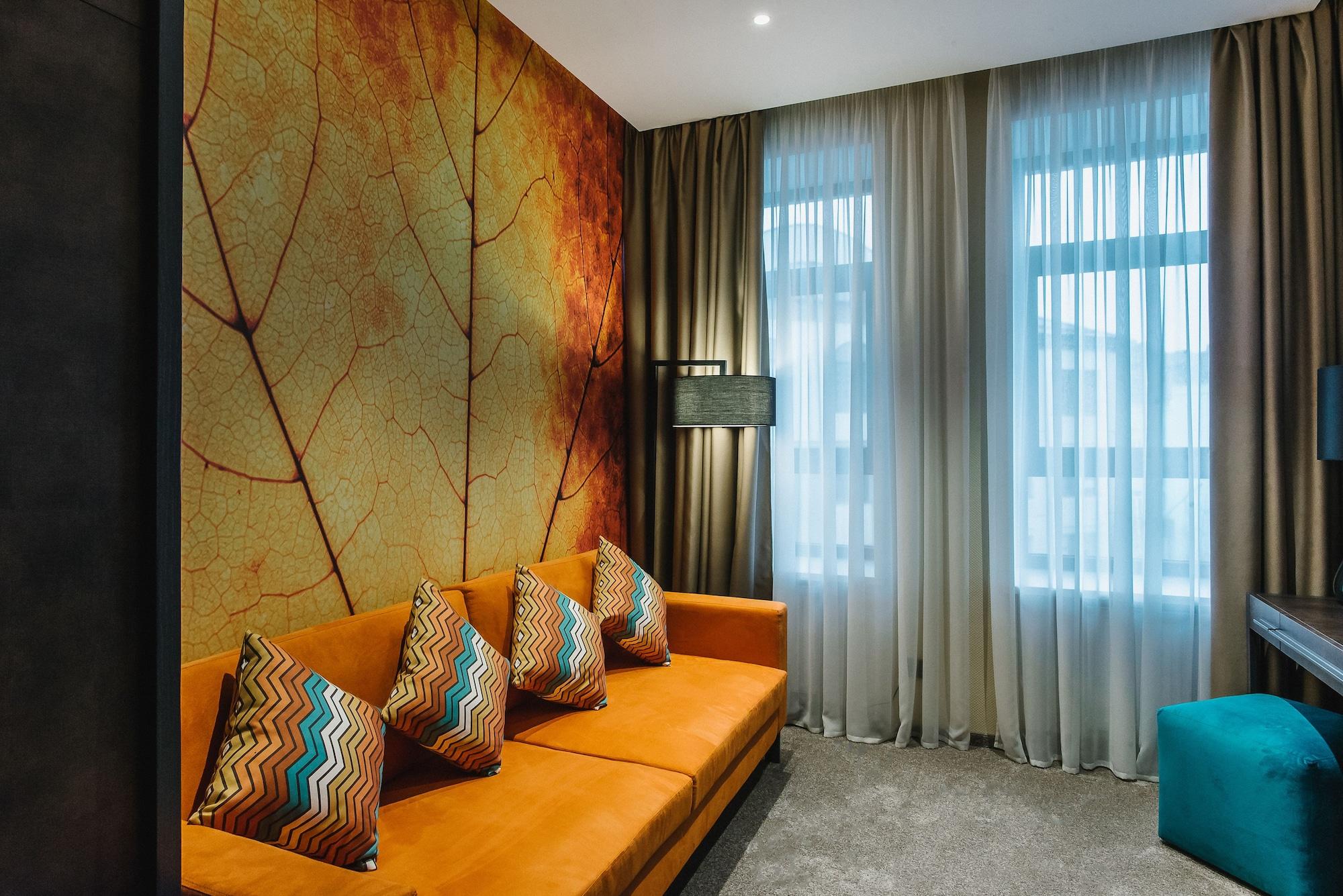Noble Boutique Hotel Lutsʼk Exterior foto