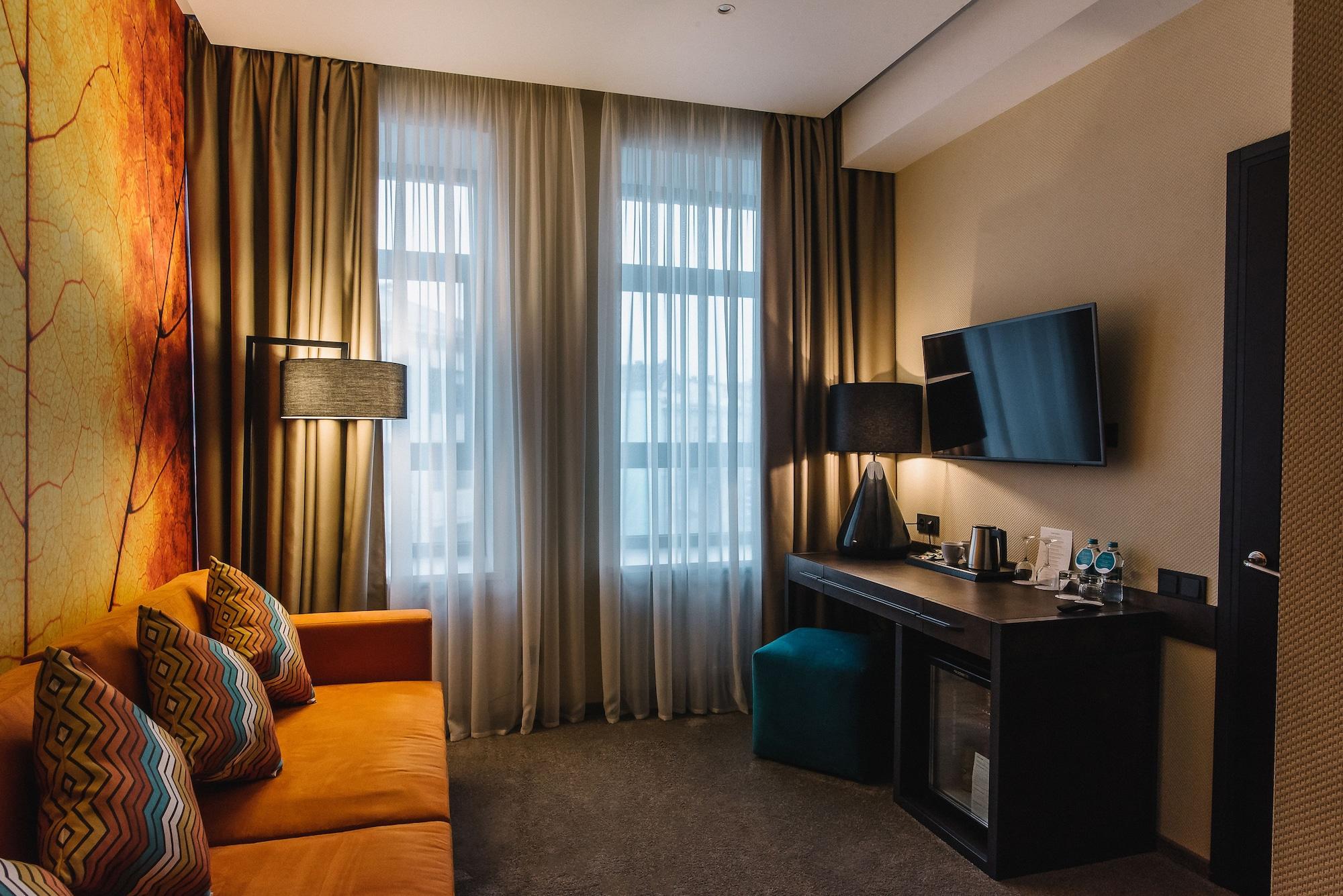 Noble Boutique Hotel Lutsʼk Exterior foto